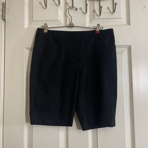 Apt. 9 Women’s Bermuda Shorts. Black. Size 4. Pockets In Front & Back